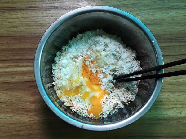 酸青瓜午餐肉卷餅的做法-家常味煎菜譜