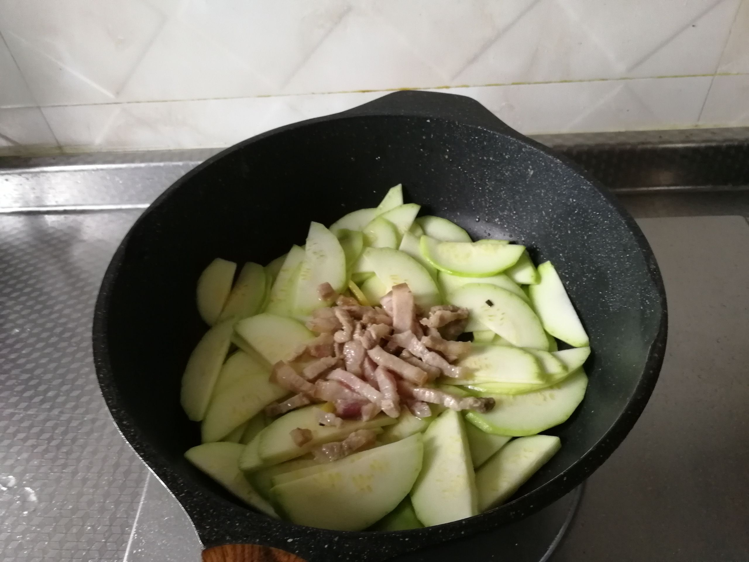 西葫蘆清炒肉絲的做法-咸鮮味炒菜譜