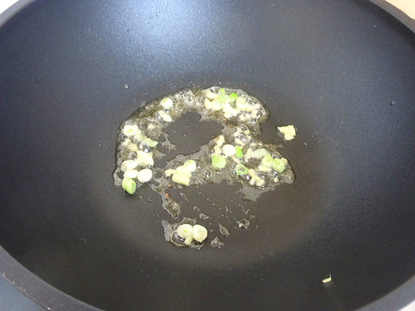 小炒羊肝的做法-咸鮮味炒菜譜