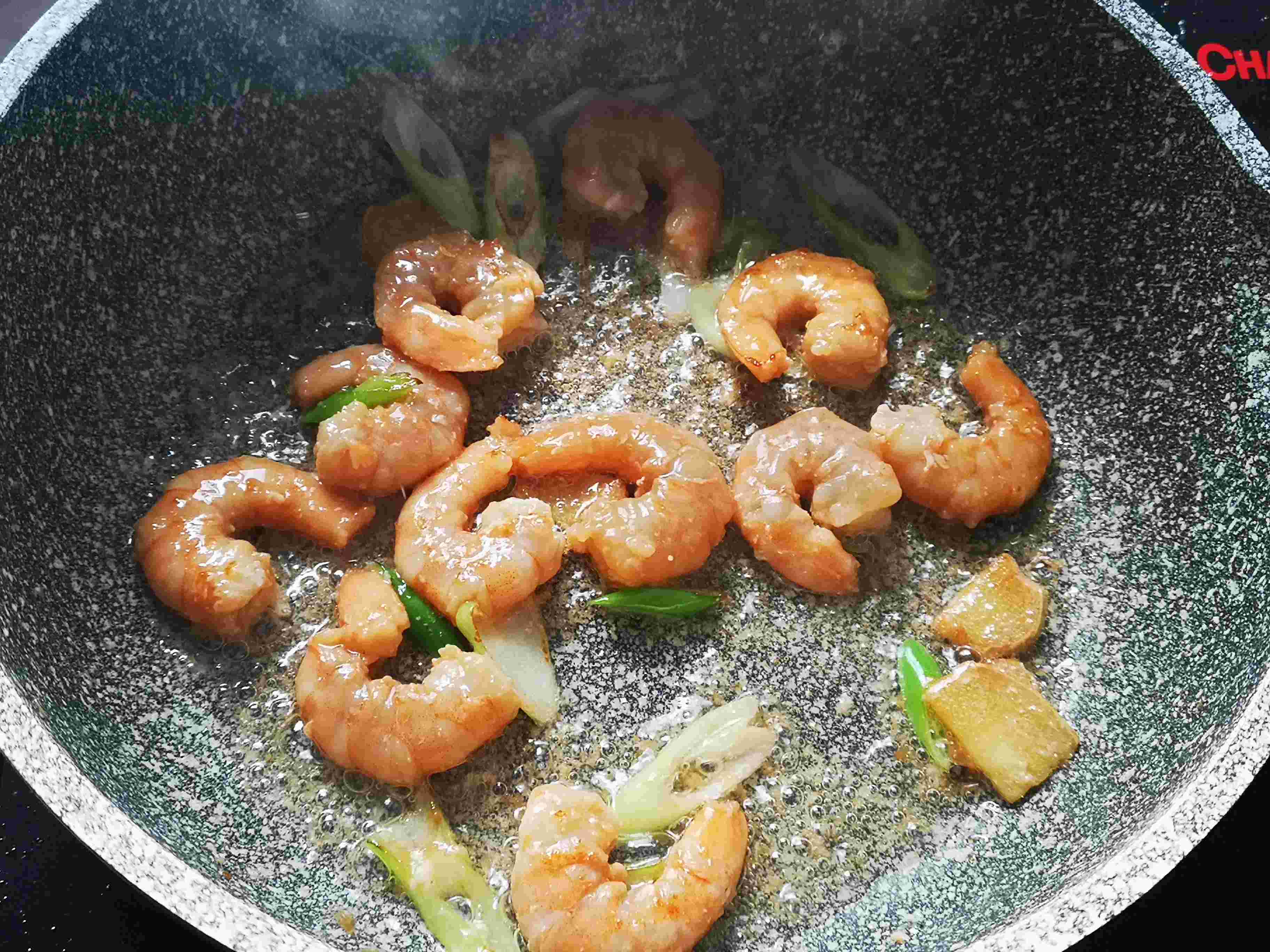 美味不發(fā)胖，蝦仁西藍花的做法-咸鮮味炒菜譜