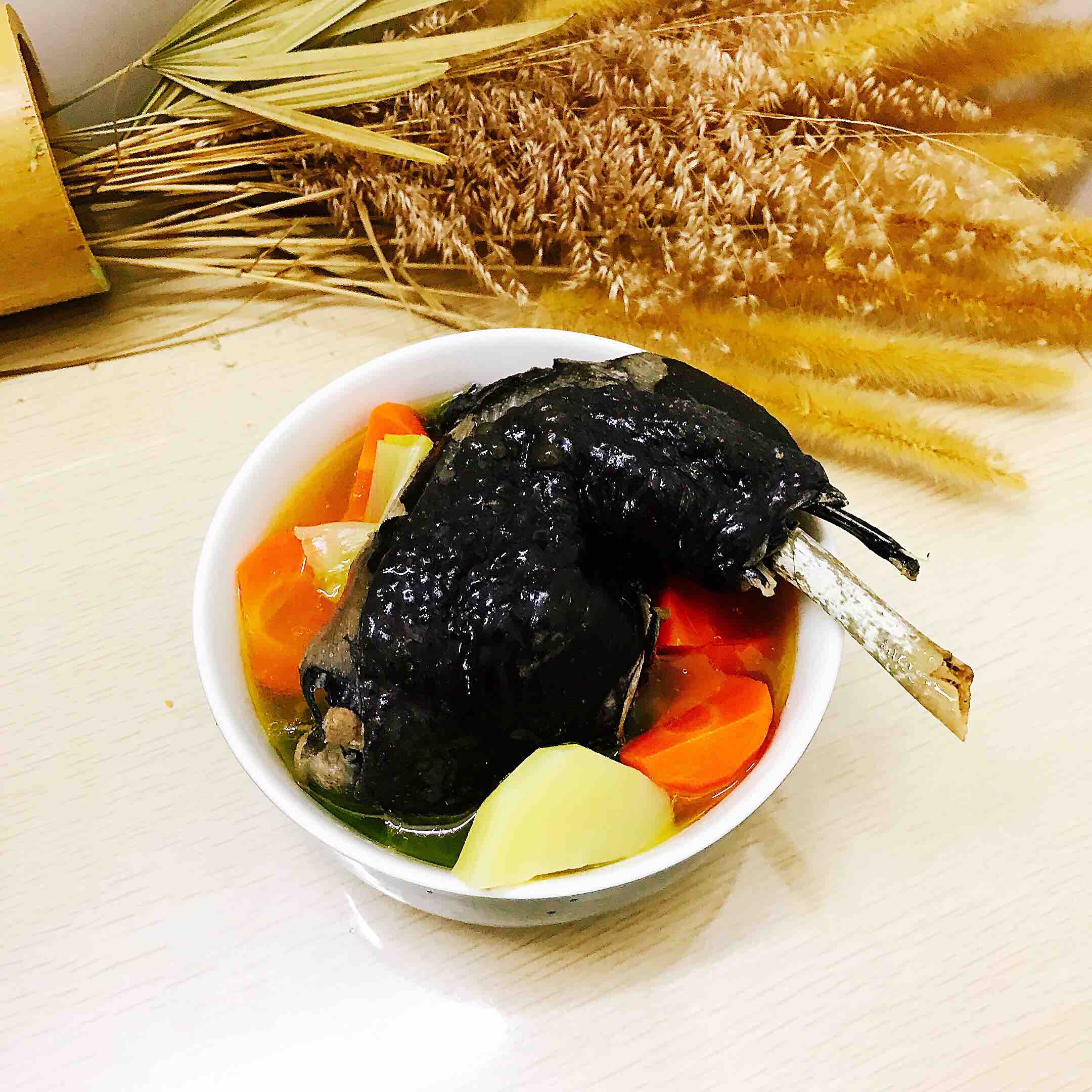 胡蘿卜燉烏雞湯的做法-咸鮮味煲菜譜