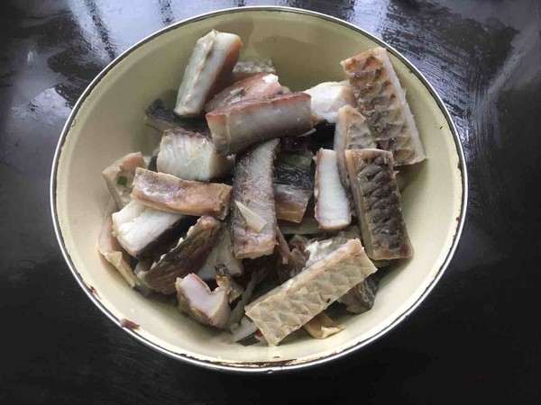 紅燒鱤魚的做法-香辣味燒菜譜-易網(wǎng)健康養(yǎng)生網(wǎng) 紅燒鱤魚的做法-香辣味燒菜譜