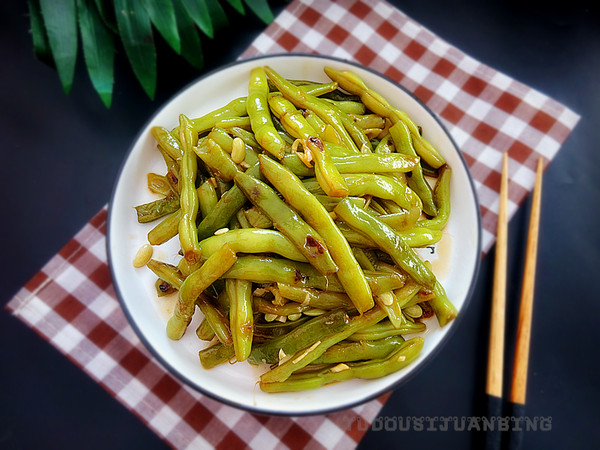 蒜香豆角的做法-蒜香味炒菜譜
