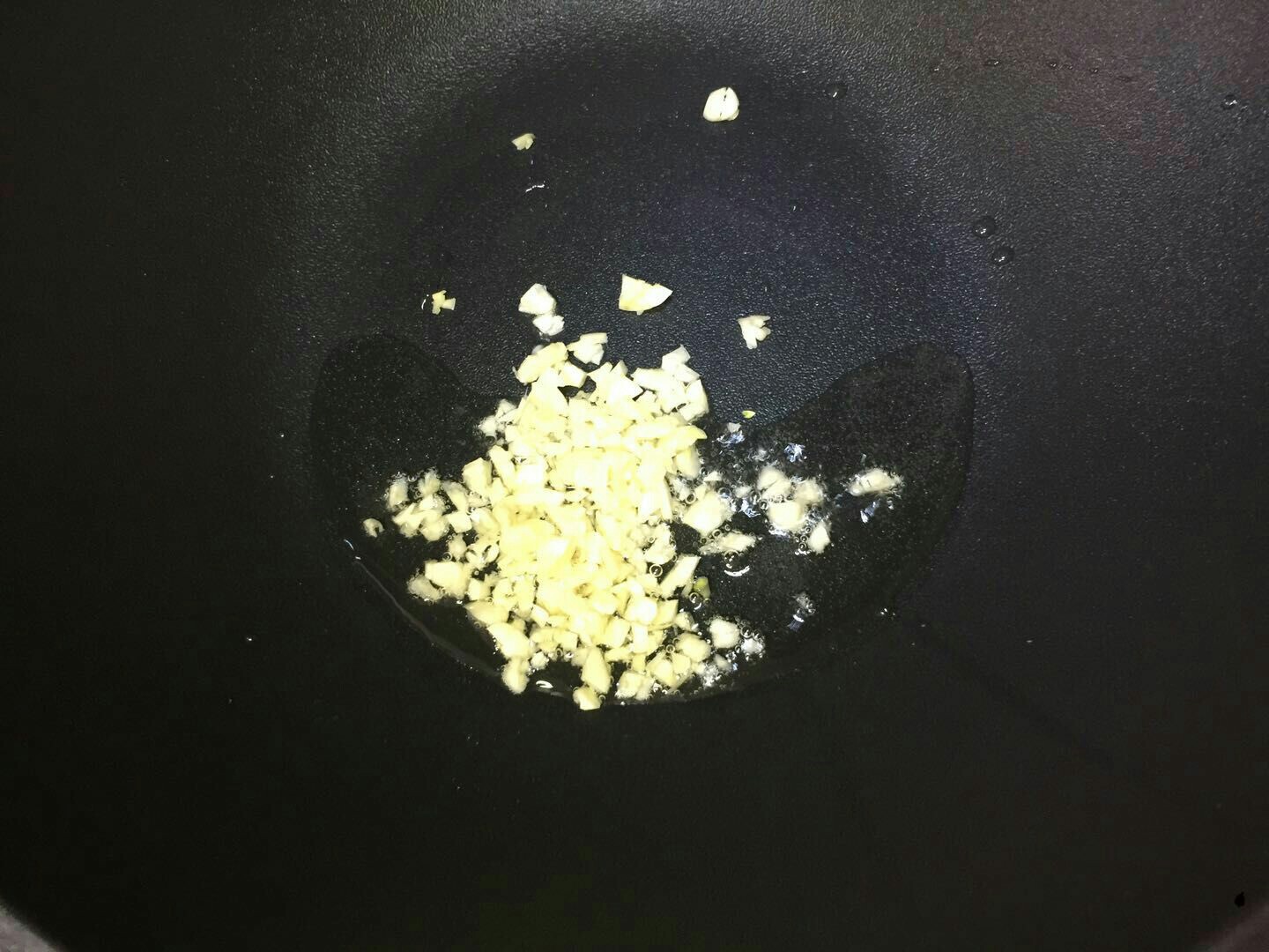 蒜蓉茼蒿的做法-家常味炒菜譜