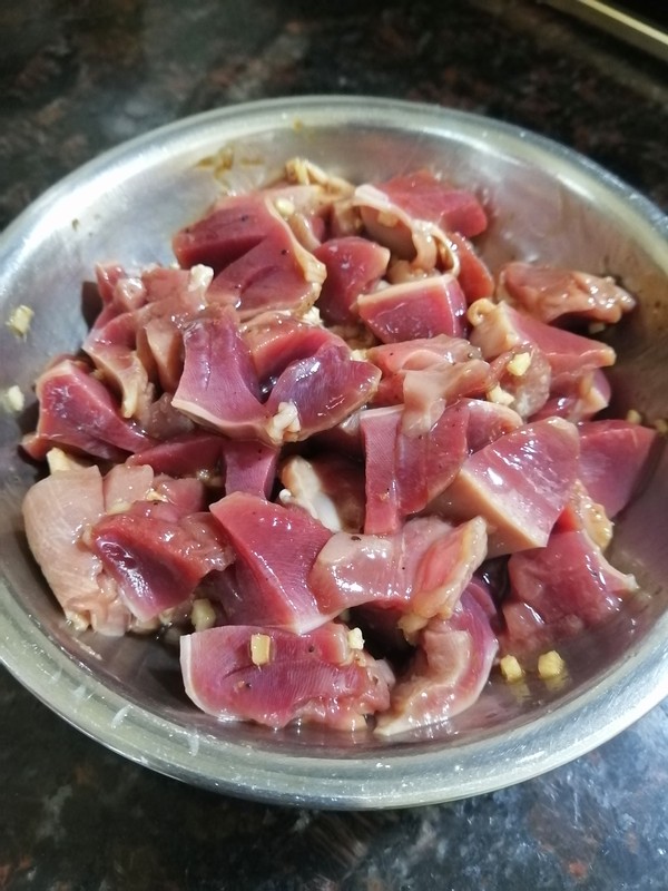 鴨胗西蘭花的做法-家常味煮菜譜