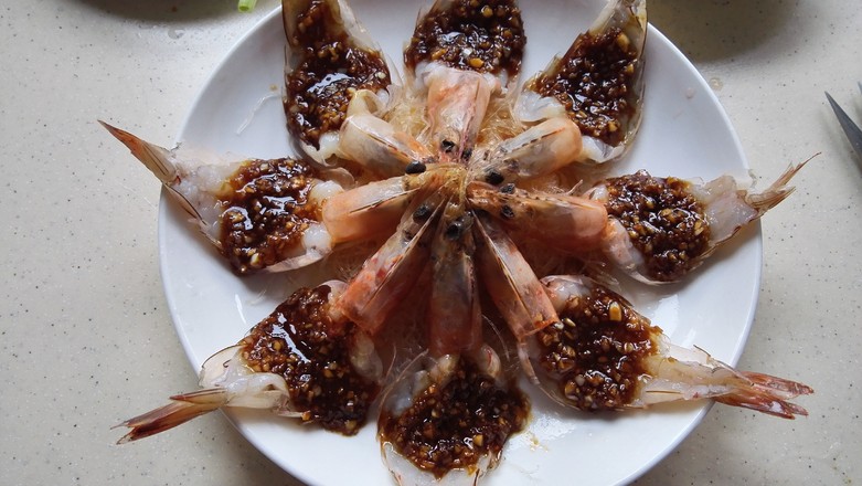 粉絲蒸大蝦的做法-咸鮮味蒸菜譜-易網(wǎng)健康養(yǎng)生網(wǎng) 粉絲蒸大蝦的做法-咸鮮味蒸菜譜