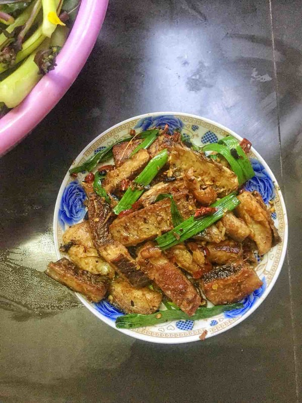 紅燒鱤魚的做法-香辣味燒菜譜-易網(wǎng)健康養(yǎng)生網(wǎng) 紅燒鱤魚的做法-香辣味燒菜譜