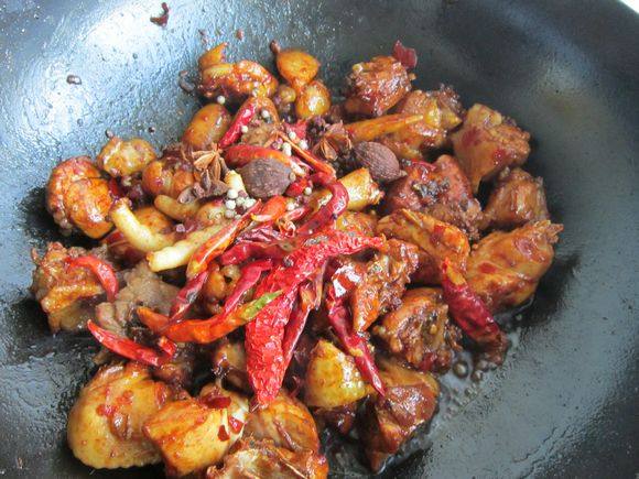 土雞燜花卷的做法-家常味燜菜譜