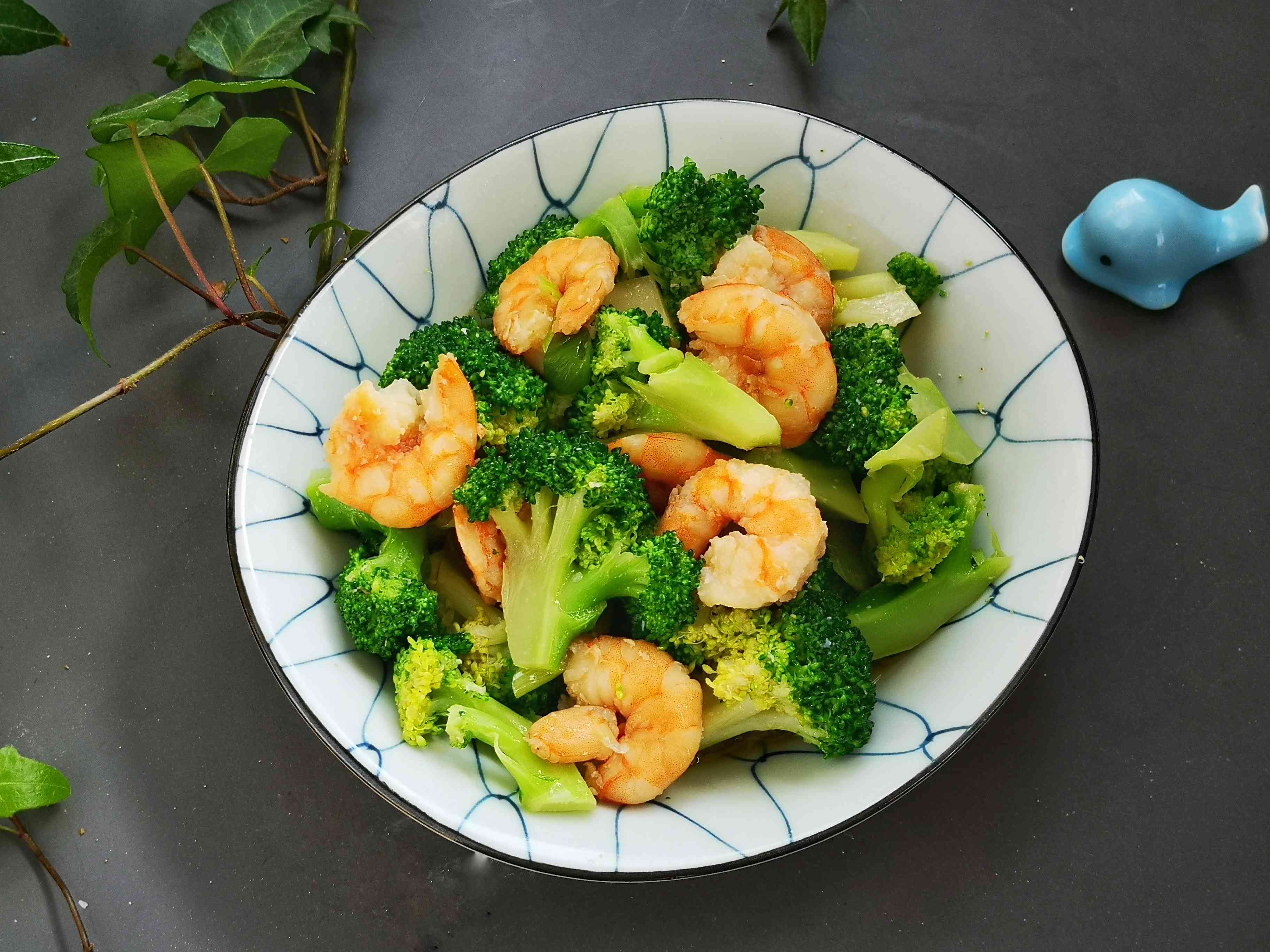 美味不發(fā)胖，蝦仁西藍花的做法-咸鮮味炒菜譜