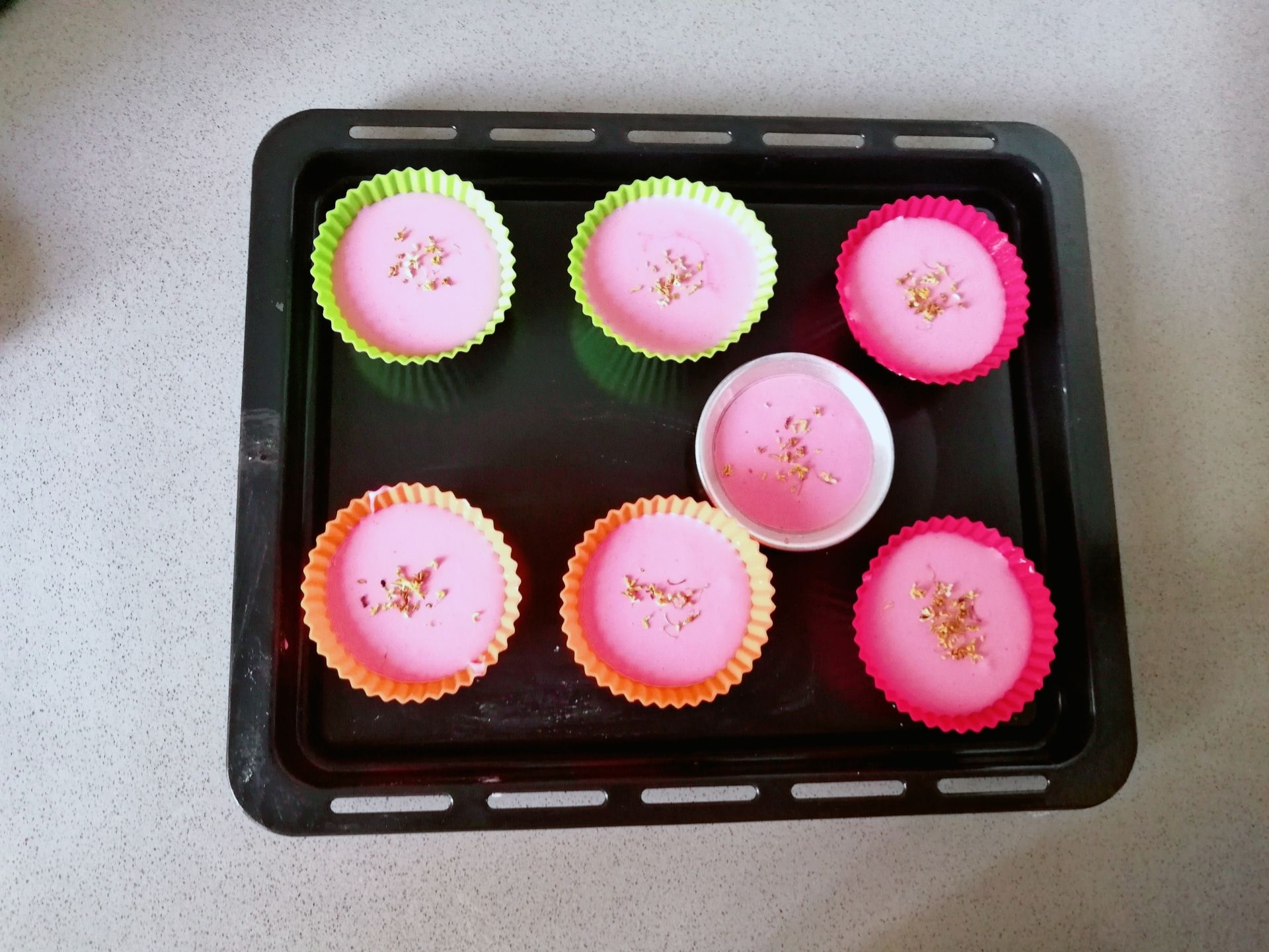 不揉面不醒面，香甜松軟的火龍果蒸糕的做法-甜味蒸菜譜