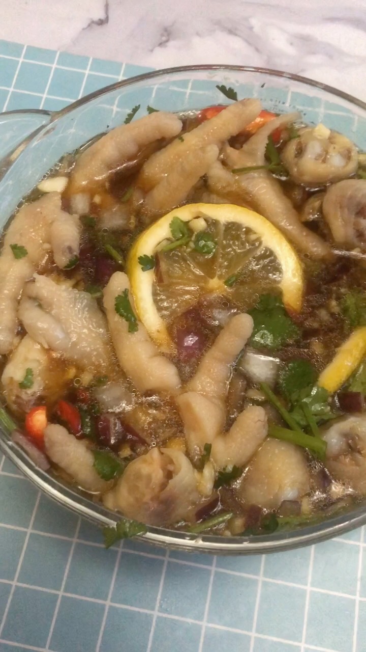 泰式檸檬鳳爪的做法-酸辣味泡菜譜-易網健康養生網 泰式檸檬鳳爪的做法-酸辣味泡菜譜