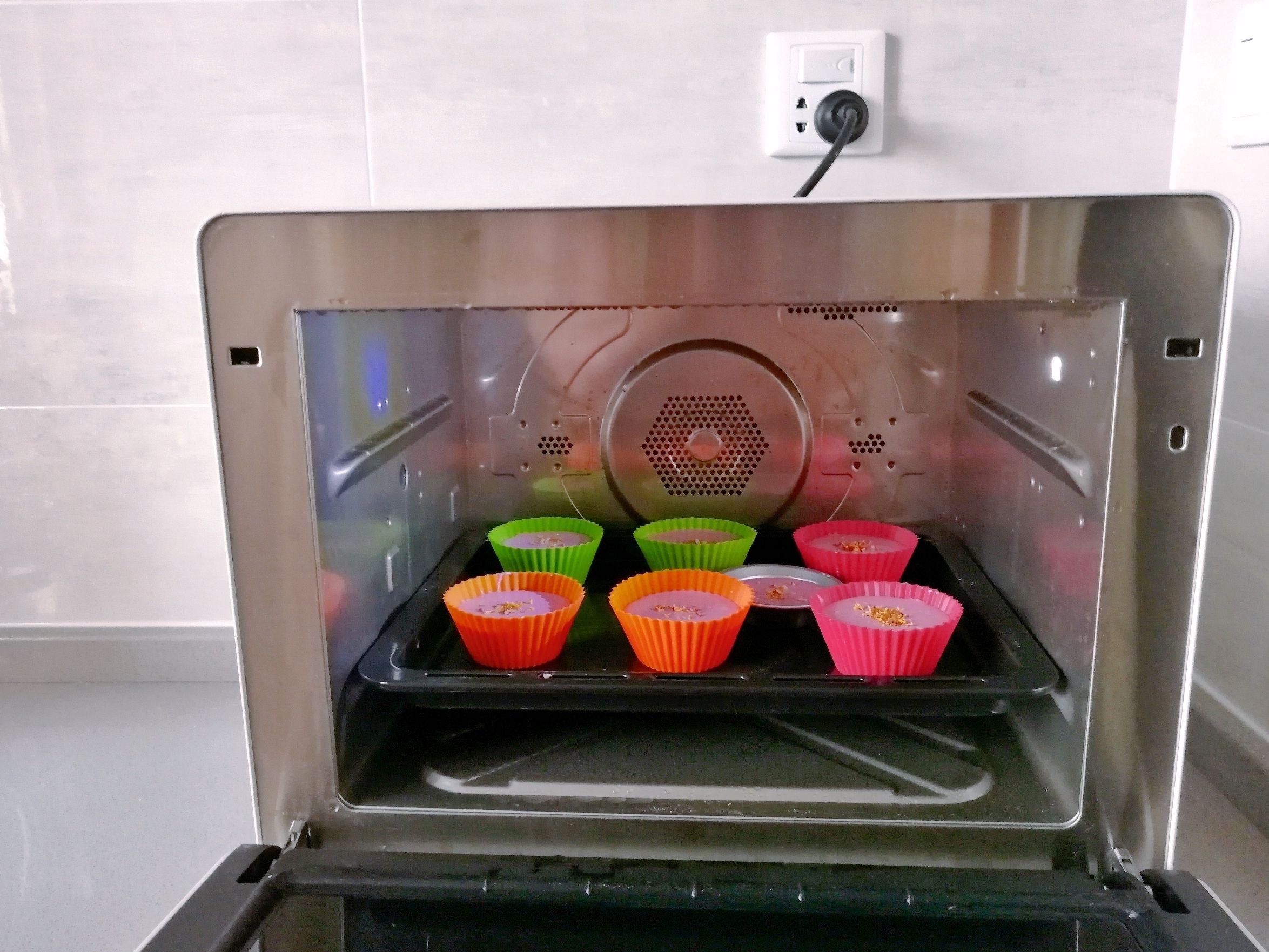 不揉面不醒面，香甜松軟的火龍果蒸糕的做法-甜味蒸菜譜