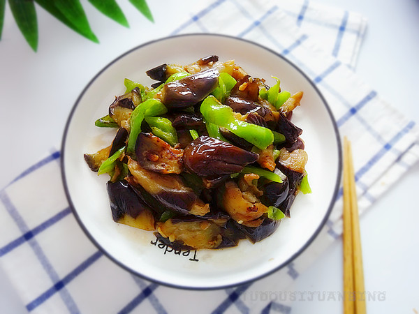 辣椒炒茄子的做法-咸鮮味炒菜譜