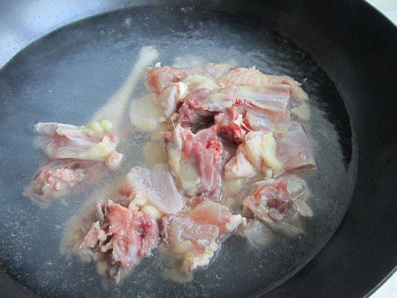 土雞燜花卷的做法-家常味燜菜譜