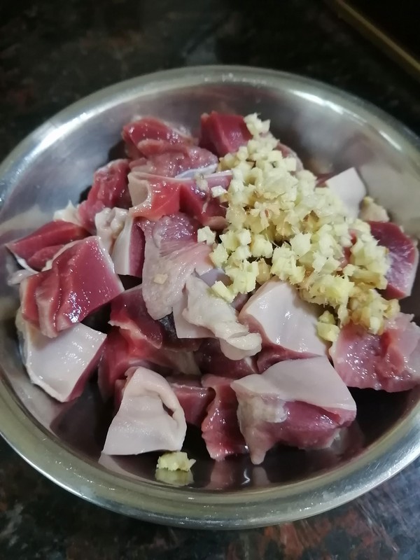 鴨胗西蘭花的做法-家常味煮菜譜