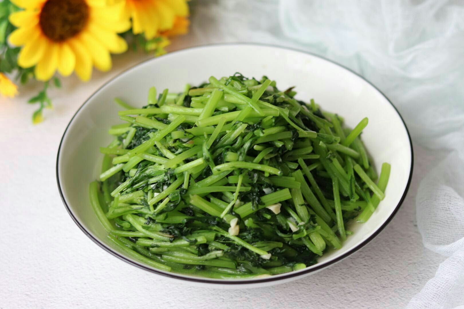 蒜蓉茼蒿的做法-家常味炒菜譜