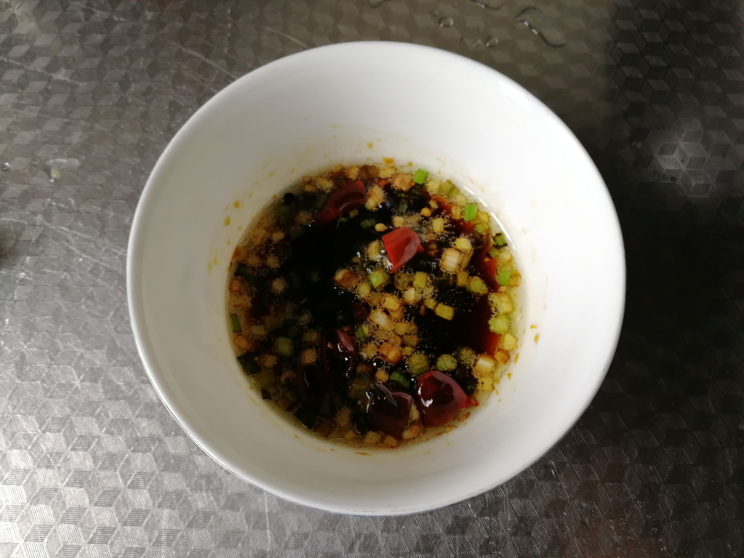 油淋茄子的做法-咸鮮味蒸菜譜