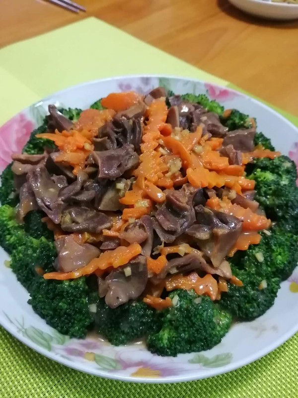 鴨胗西蘭花的做法-家常味煮菜譜