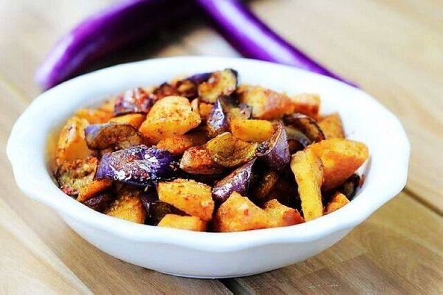 馕炒茄子的做法-家常味炒菜譜