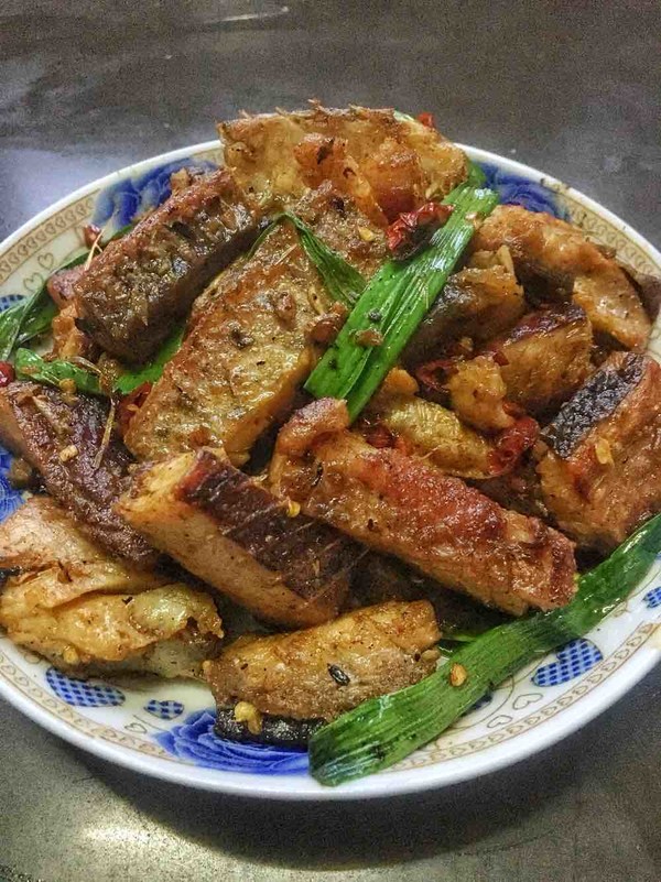 紅燒鱤魚的做法-香辣味燒菜譜-易網(wǎng)健康養(yǎng)生網(wǎng) 紅燒鱤魚的做法-香辣味燒菜譜