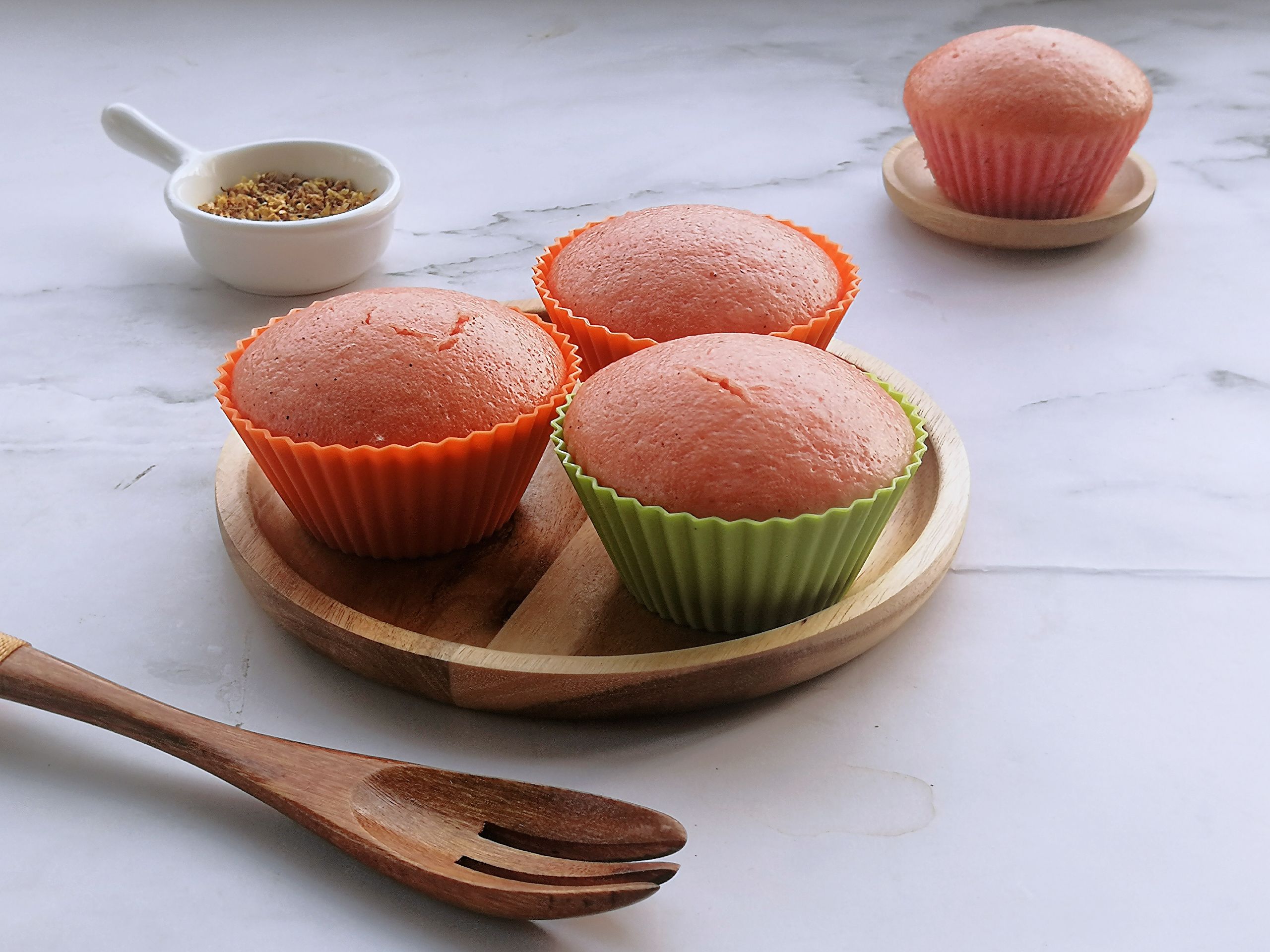 不揉面不醒面，香甜松軟的火龍果蒸糕的做法-甜味蒸菜譜