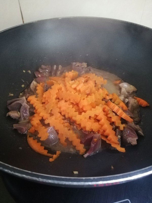 鴨胗西蘭花的做法-家常味煮菜譜