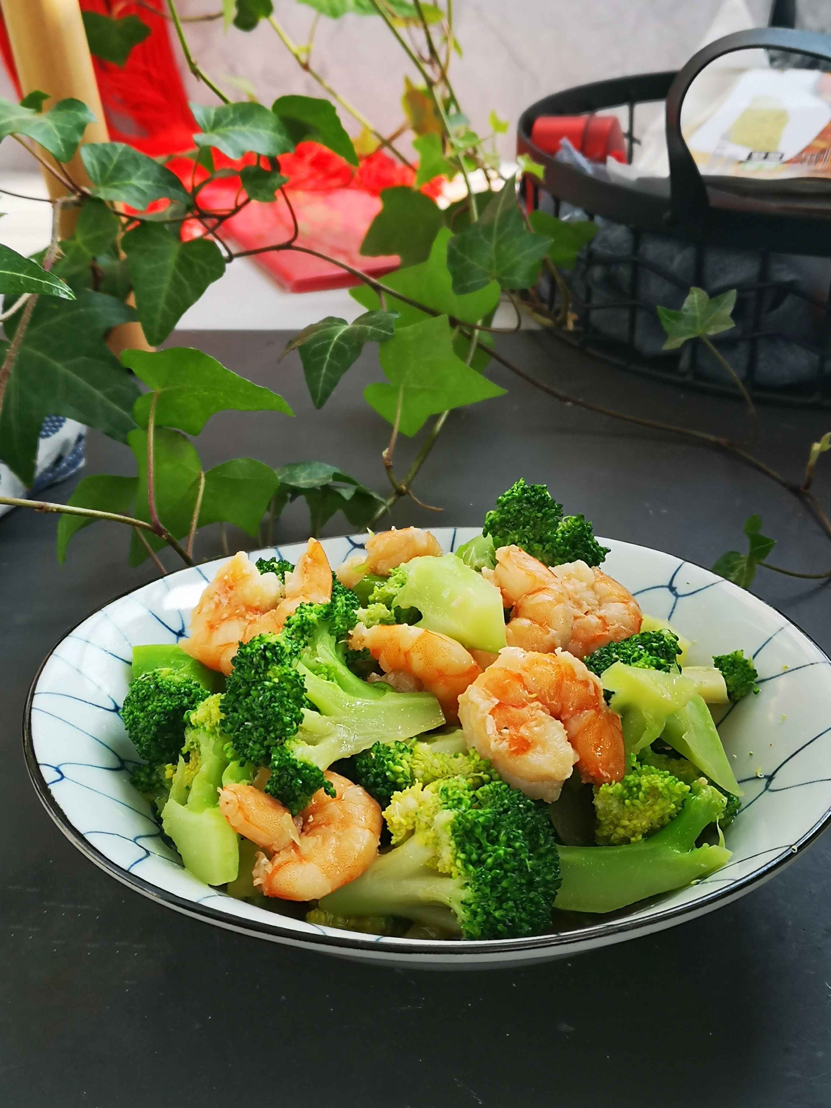 美味不發(fā)胖，蝦仁西藍花的做法-咸鮮味炒菜譜