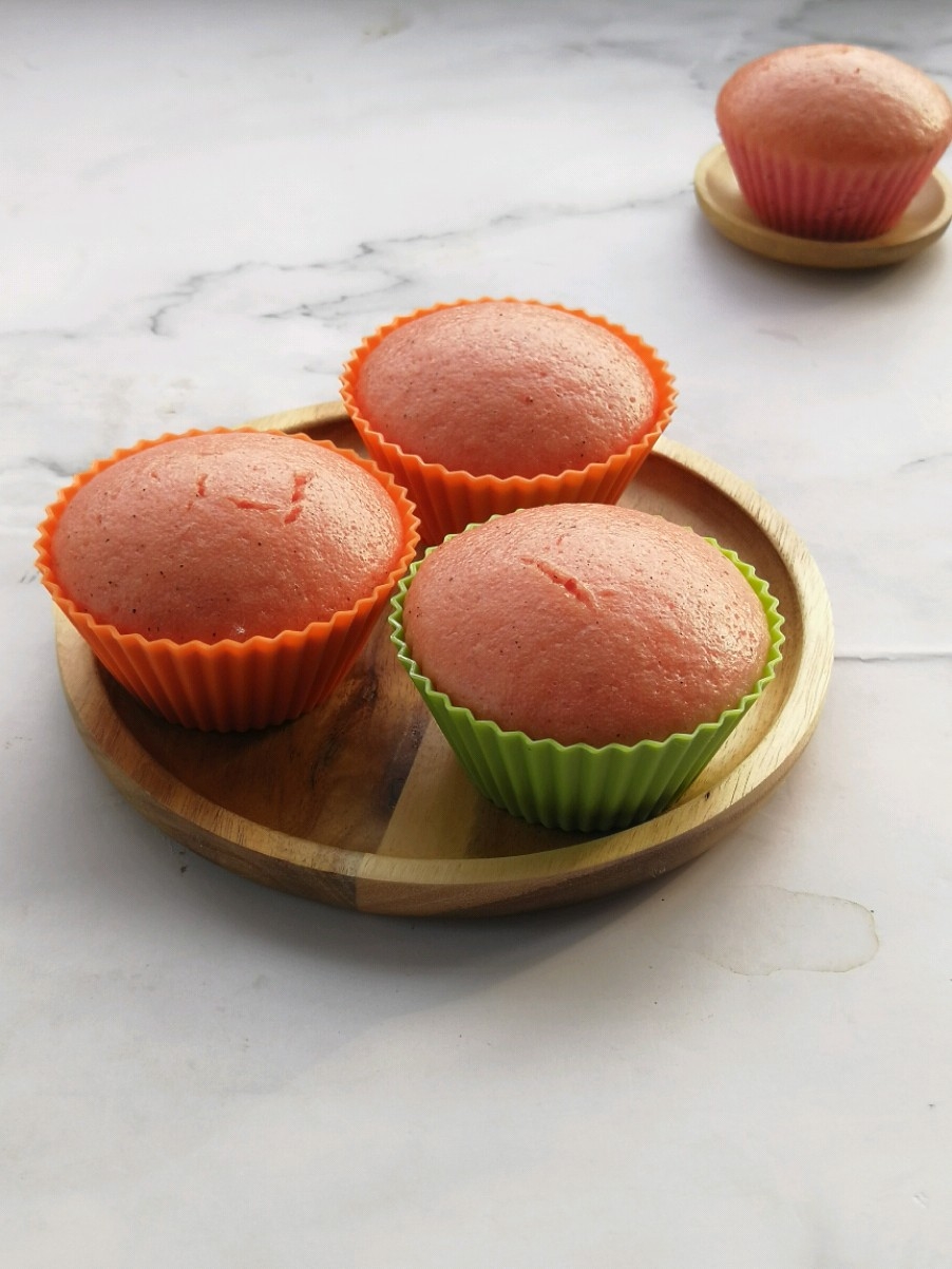 不揉面不醒面，香甜松軟的火龍果蒸糕的做法-甜味蒸菜譜