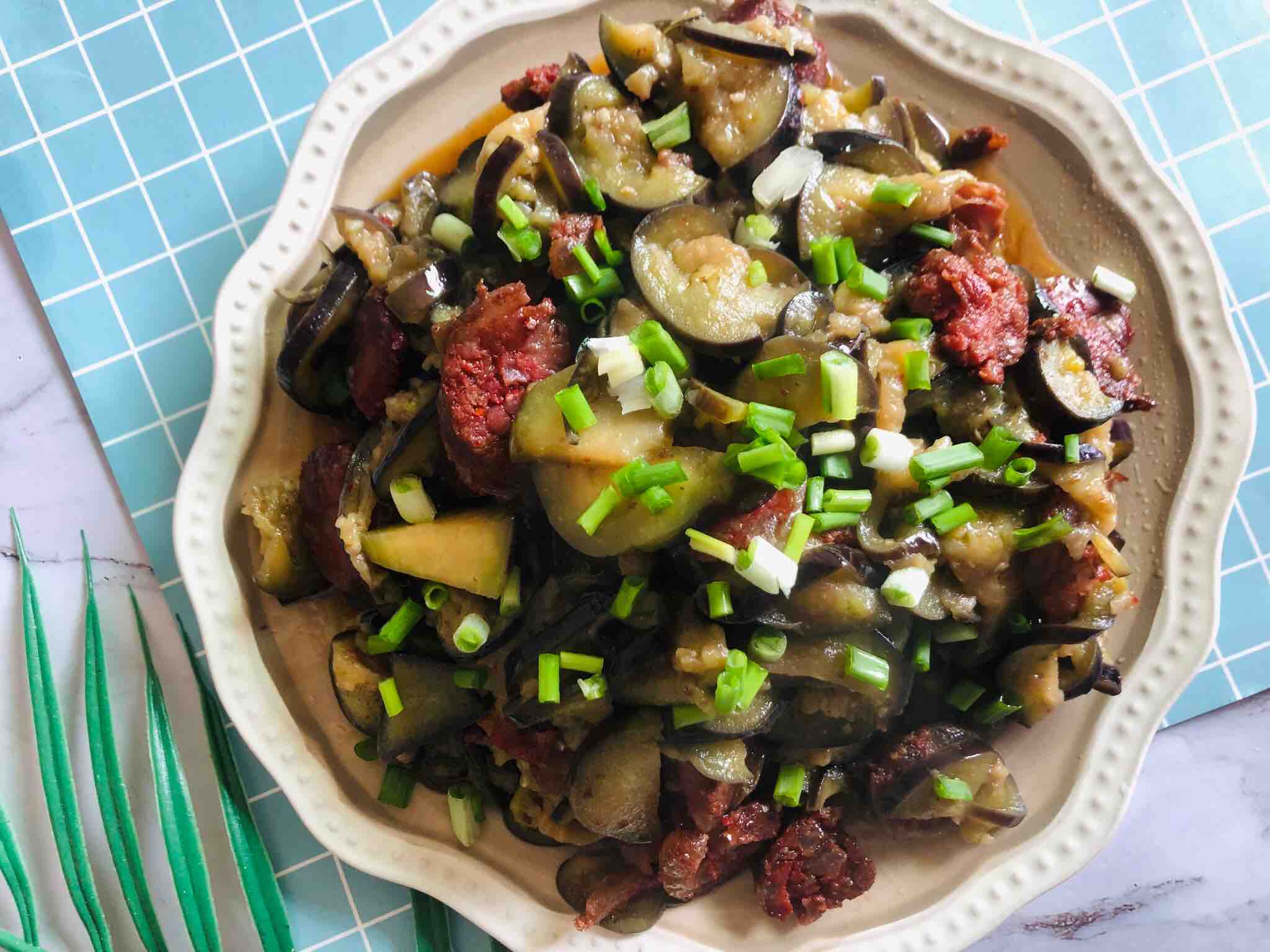 臘味茄片的做法-家常味炒菜譜