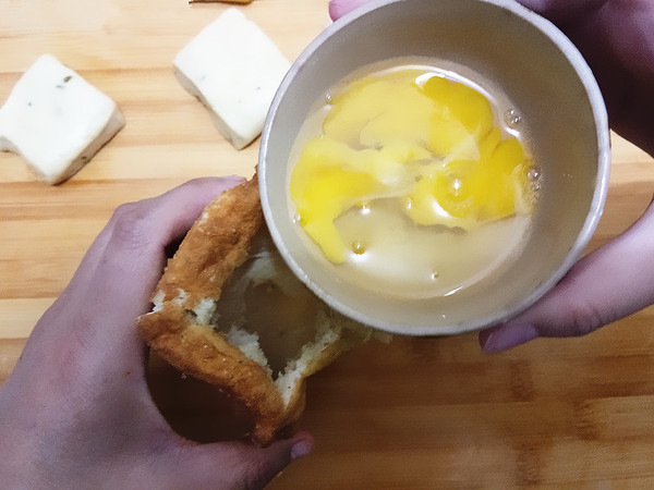 炸荷包蛋的做法-家常味炸菜譜