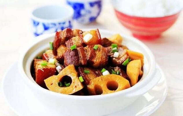 蓮藕肉煲的做法-家常味燉菜譜