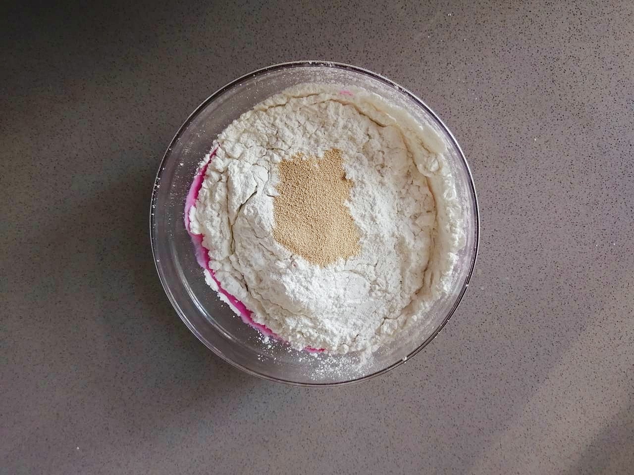 不揉面不醒面，香甜松軟的火龍果蒸糕的做法-甜味蒸菜譜