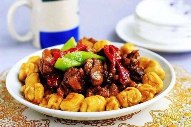 土雞燜花卷的做法-家常味燜菜譜