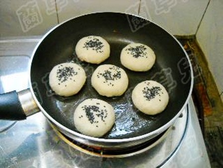 雪菜餡餅的做法-家常味煎菜譜