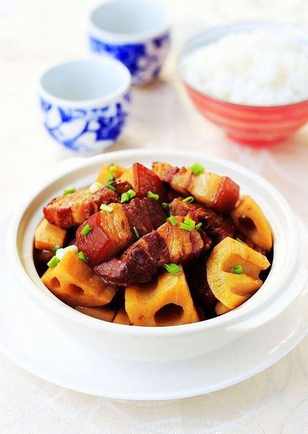 蓮藕肉煲的做法-家常味燉菜譜