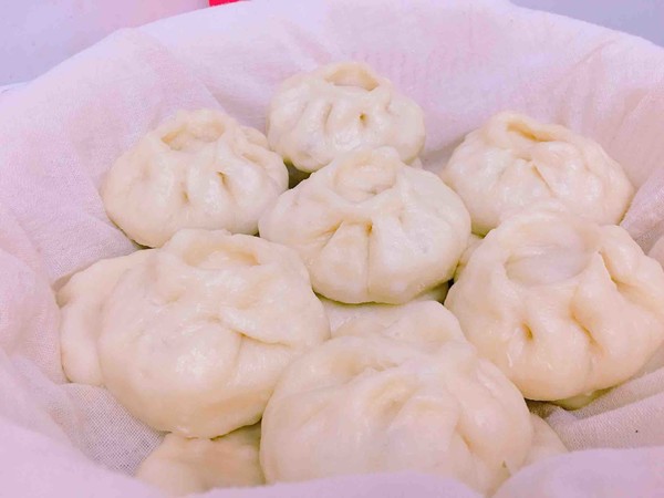 蒸芹菜肉大包子的做法-家常味蒸菜譜-易網健康養生網 蒸芹菜肉大包子的做法-家常味蒸菜譜