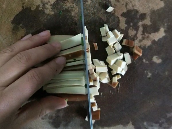 雞蛋干拌香菜的做法-咸鮮味拌菜譜