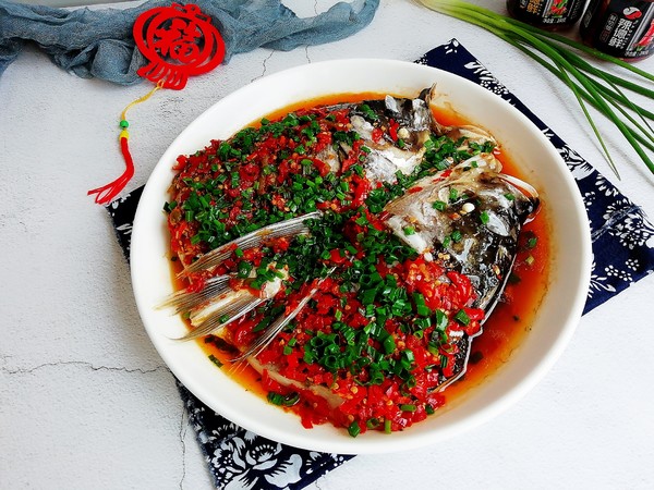 鴻運當頭 剁椒魚頭的做法-香辣味蒸菜譜