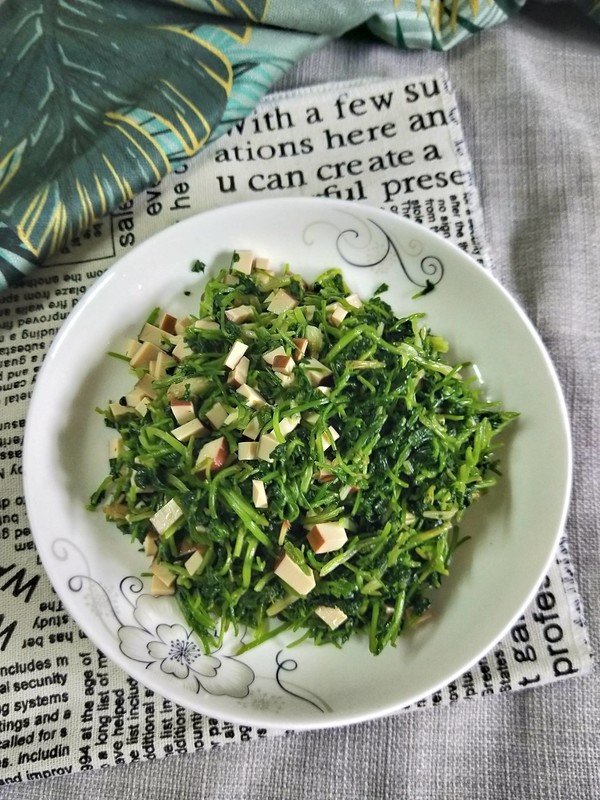 雞蛋干拌香菜的做法-咸鮮味拌菜譜