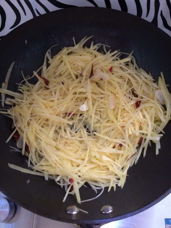 花椒土豆絲的做法-家常味炒菜譜