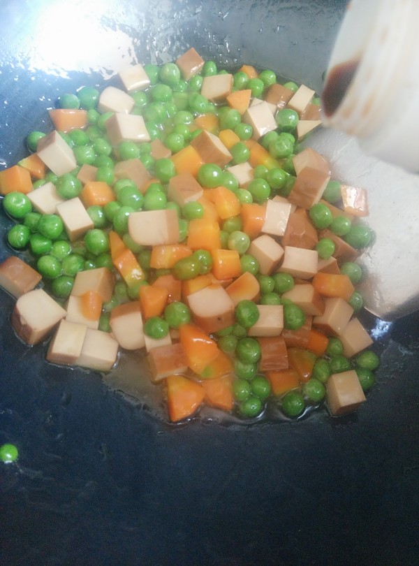 時蔬燴雞蛋干的做法-家常味炒菜譜-易網(wǎng)健康養(yǎng)生網(wǎng) 時蔬燴雞蛋干的做法-家常味炒菜譜