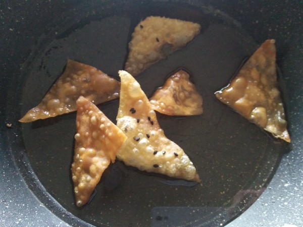 炸炒手皮的做法-家常味炸菜譜-易網健康養生網 炸炒手皮的做法-家常味炸菜譜