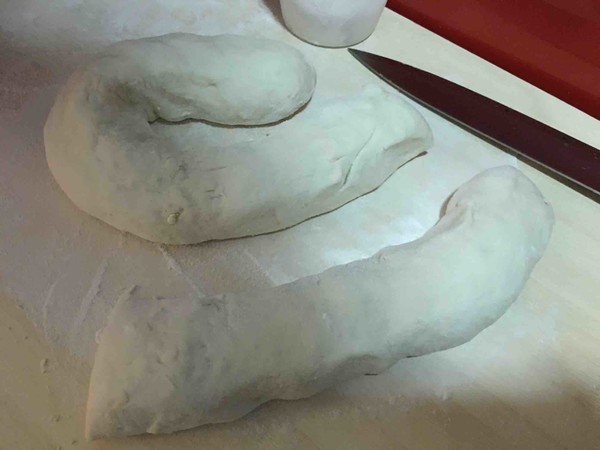 蒸芹菜肉大包子的做法-家常味蒸菜譜-易網健康養生網 蒸芹菜肉大包子的做法-家常味蒸菜譜