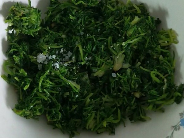 雞蛋干拌香菜的做法-咸鮮味拌菜譜