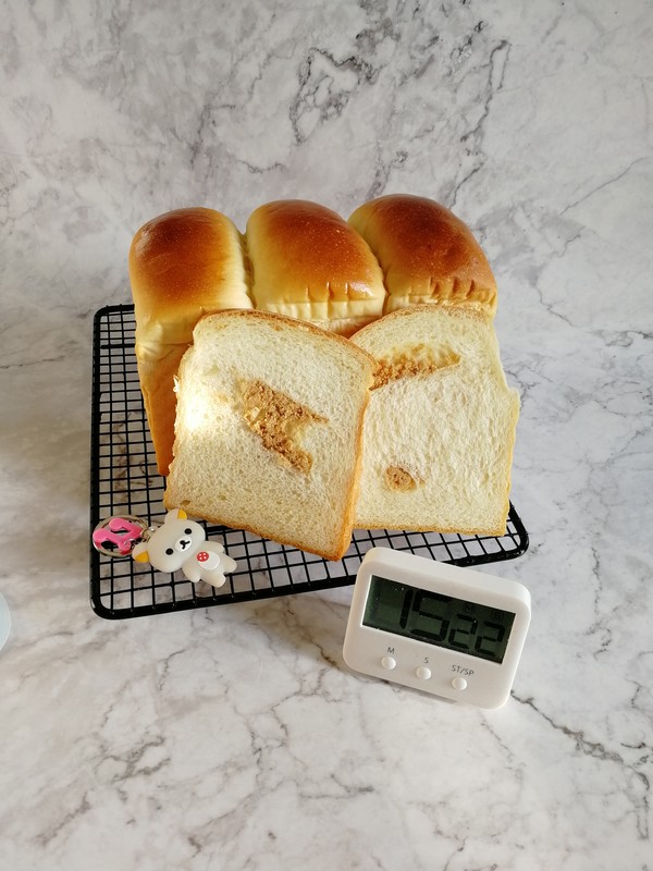 肉松吐司的做法-咸鮮味烘焙菜譜