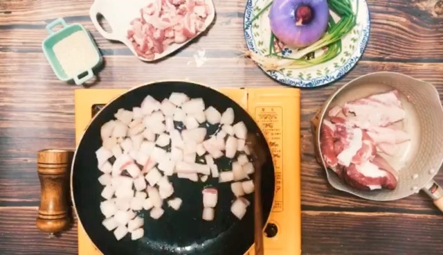 黃磊同款豬油渣拌飯的做法-咸鮮味煎菜譜