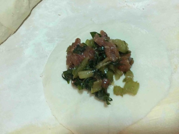 蒸芹菜肉大包子的做法-家常味蒸菜譜-易網健康養生網 蒸芹菜肉大包子的做法-家常味蒸菜譜