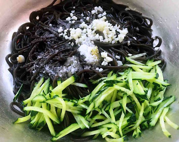 麻辣蕨根粉的做法-麻辣味拌菜譜