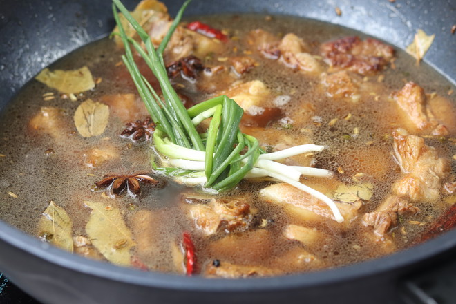 排骨鹵蛋的做法-家常味鹵菜譜-易網健康養生網 排骨鹵蛋的做法-家常味鹵菜譜