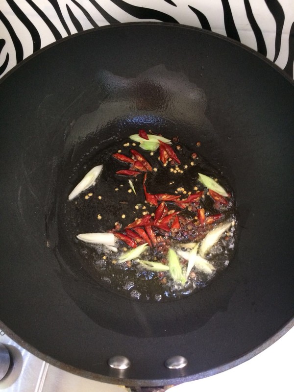 花椒土豆絲的做法-家常味炒菜譜